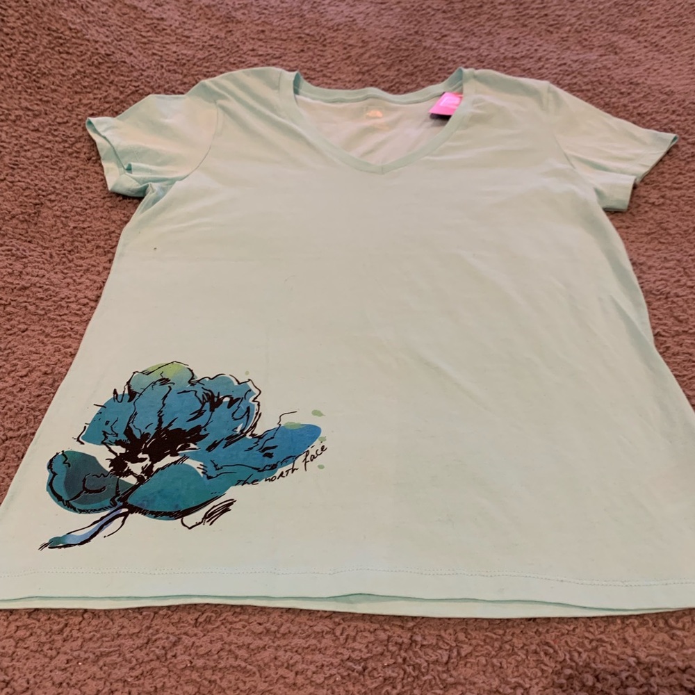 NWT Womens North Face Tee
